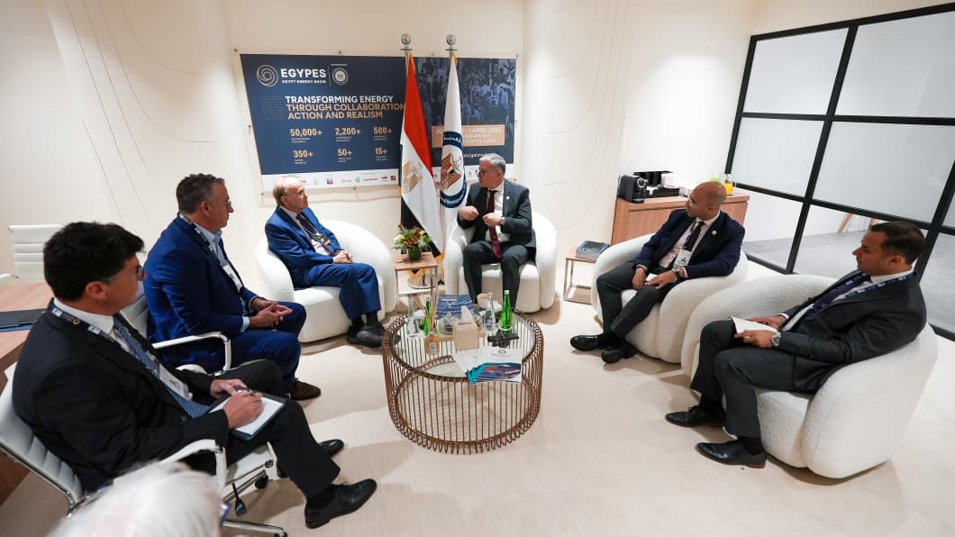 لقاءات مُكثفة لوزير البترول مع قيادات الشركات العالمية في ختام مشاركته بأديبك 2025